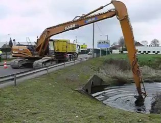 Hazebrouck: le curage du canal a commencé jeudi matin