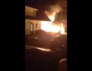 Feu de voiture et fuite de gaz enflammée