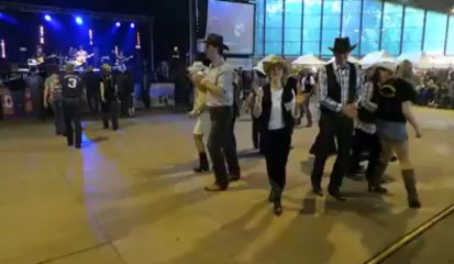 Cambrai : la country enflamme le palais des Grottes