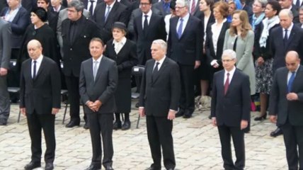 Invalides : l'hommage solennel de tout un pays à Pierre Mauroy