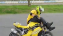 Démonstration de stunt au circuit de Croix-en-Ternois