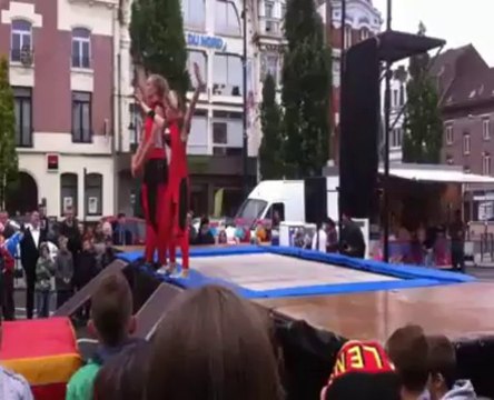 La compagnie Cirq'Ulation Locale lors des Grandes fêtes de Lens