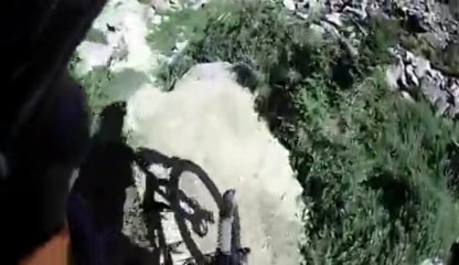 Se casser les 2 chevilles en VTT... ça pique!