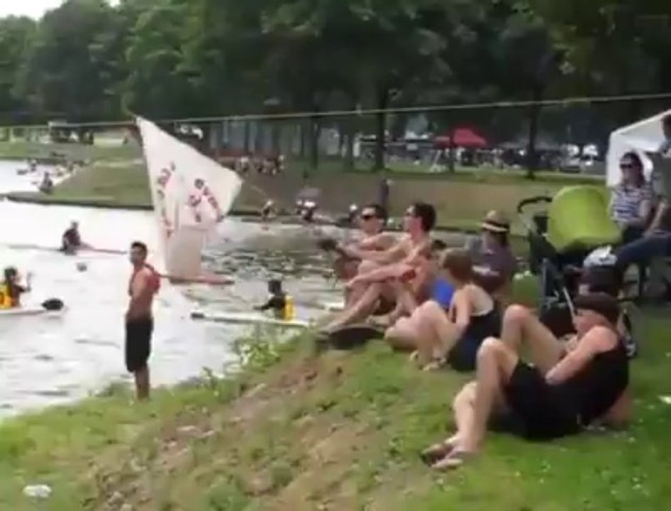 Compétition de kayak polo au parc de la Glissoire à Avion