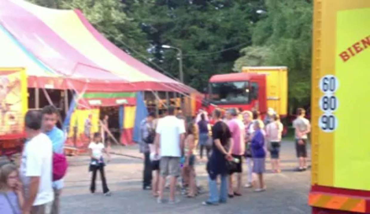 À Cambrai, démontage du cirque PINDER