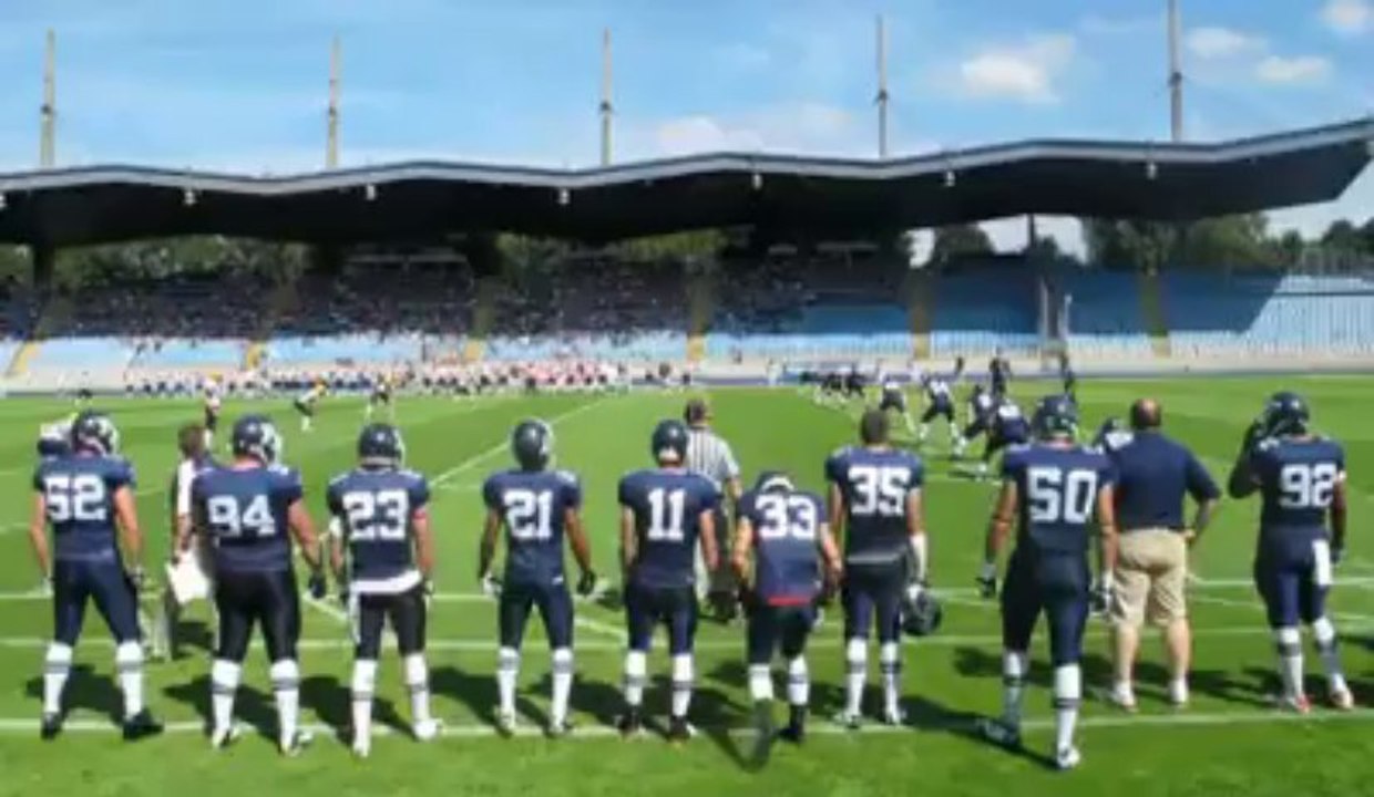 Foot US à Villeneuve-d'Ascq : le coup d'envoi du match France - Augustana.