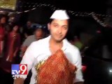 Tv9 Gujarat - Golmaal Star Shreyas Talpade bring home Ganpati