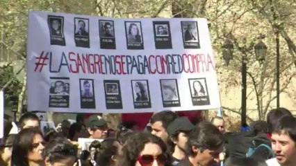 Chilenos marcham 40 anos após golpe