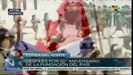 Desfile cívico-militar en Norcorea por 65 años de su fundación
