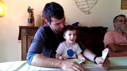 Lino fait des bisous