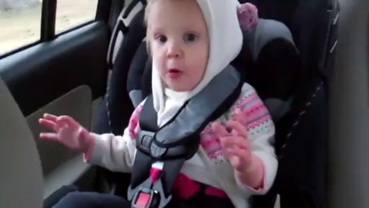 Little Girl like Dubstep Music in car