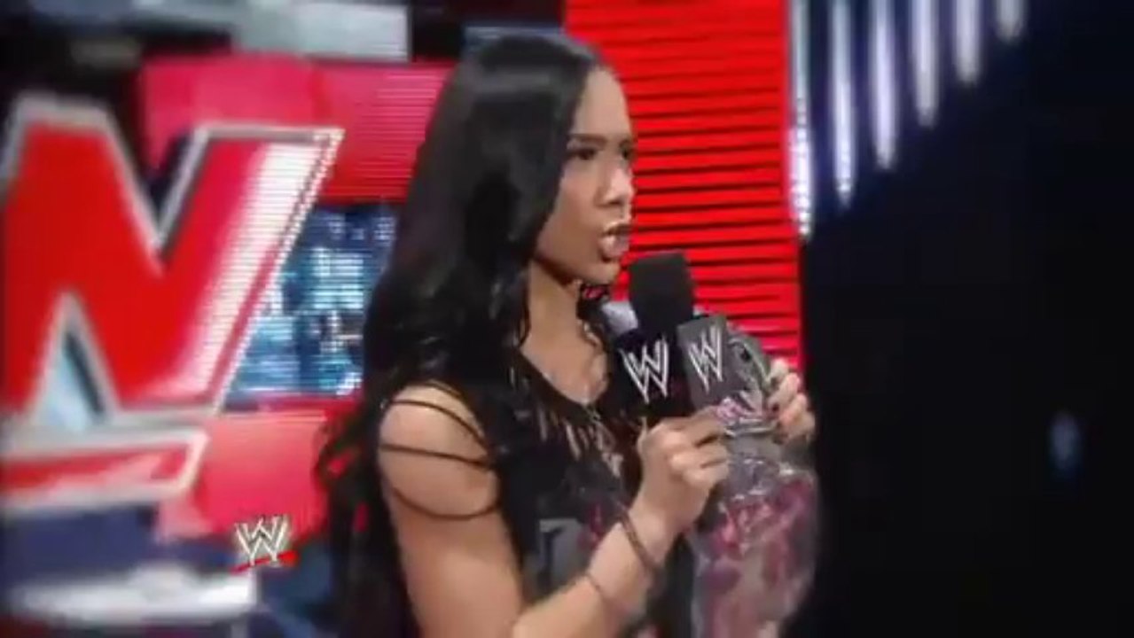 'Total Divas' React to AJ Lee's Pipe Bomb