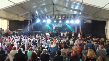 GISELA JOÃO NA FESTA DO AVANTE 2013 (MEU AMIGO ESTÁ LONGE) 8/9/2013 DSCN1971