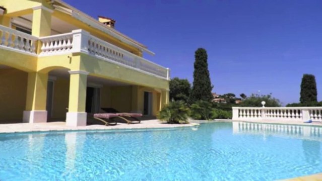 A vendre VILLA - Les Issambres (83) - Vue Mer - Piscine - 6 pièces sur un terrain de 1700m²