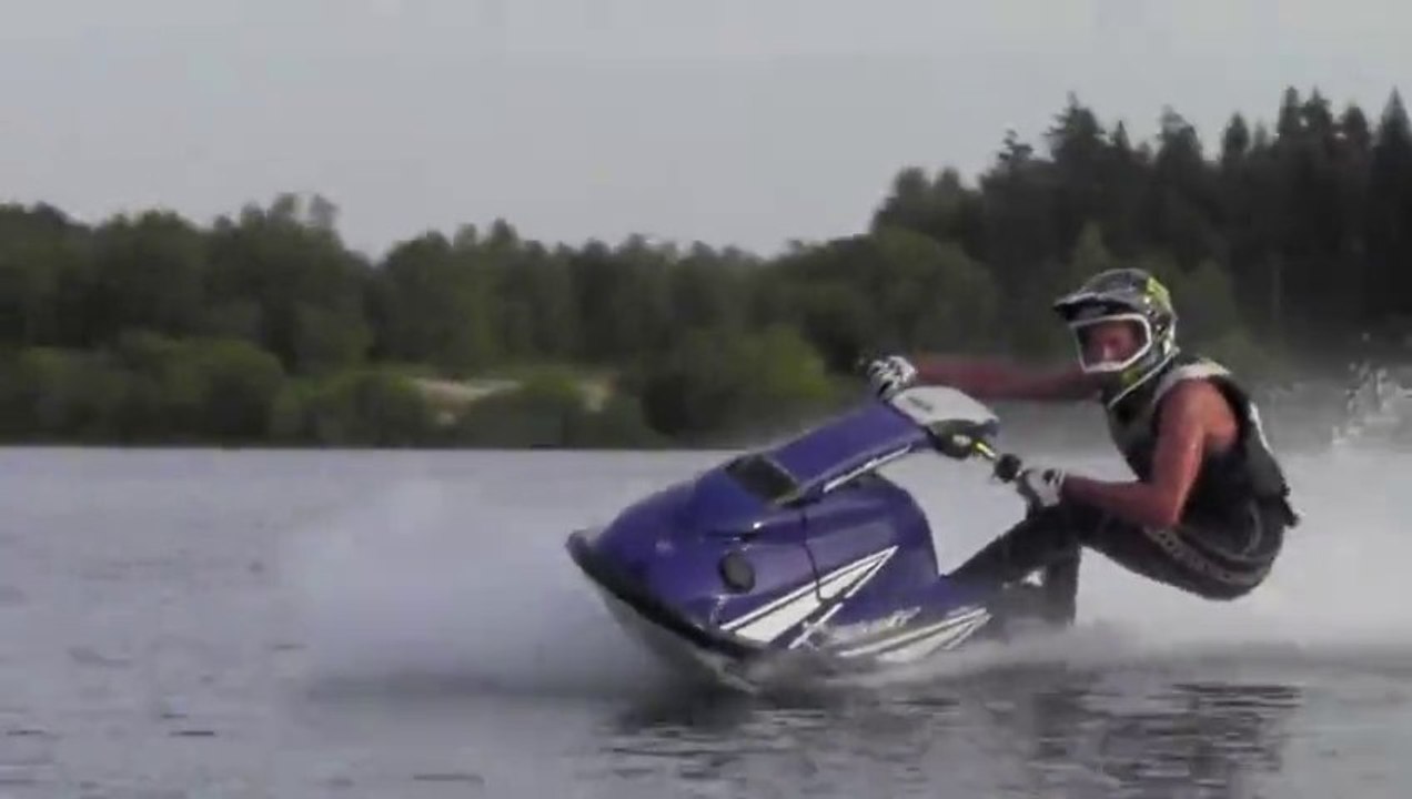 Jet ski à bras par Valerie Genin .B