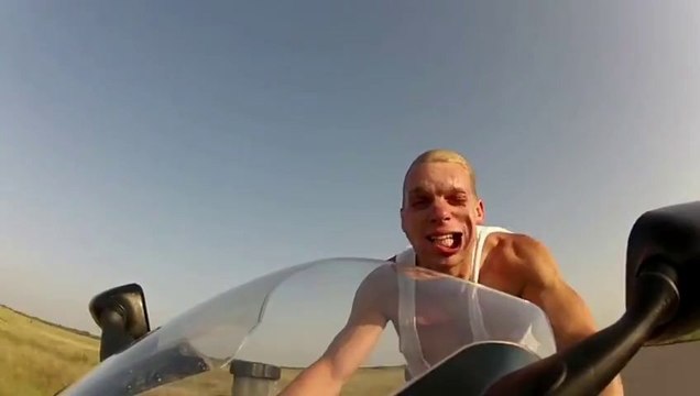 GSX-R Motorcycle ... 250 kmh without helmet ... Crazy biker!