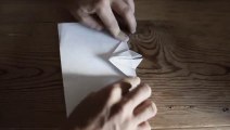 Faire voler un avion en papier indéfiniment grâce à des plaques électriques : enorme!!!