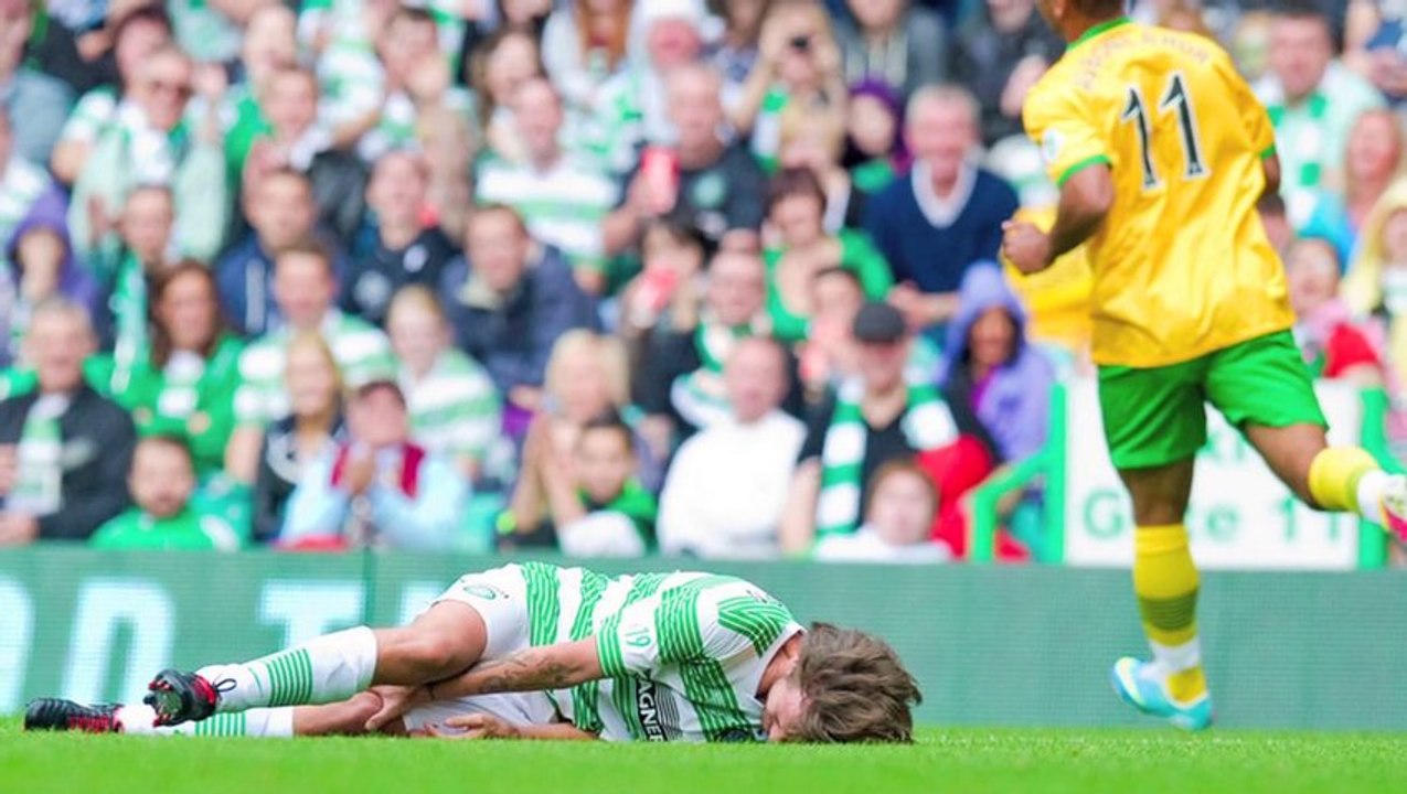 One Direction Louis Tomlinson Vomits On Soccer Field - Louis Tomlison Throws Up On Field