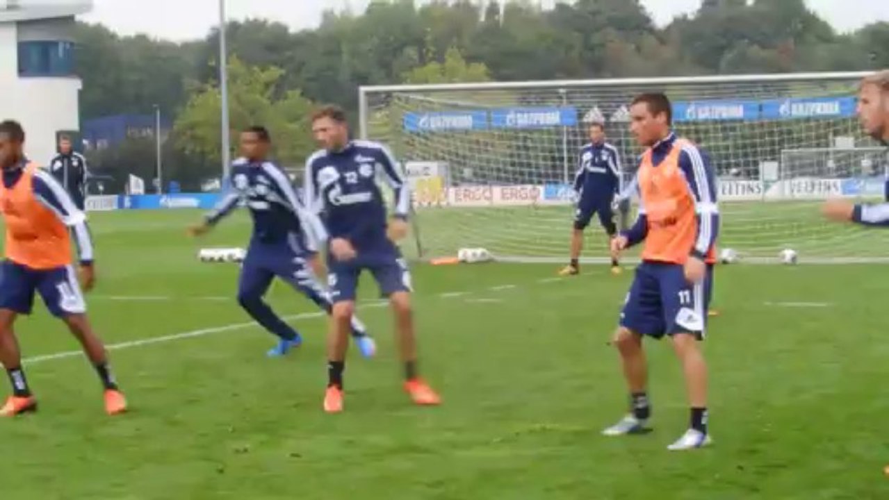Schalke 04 Training 10/09/13 (P9101438)