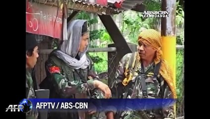 Muslim rebels locked in standoff with Philippine army