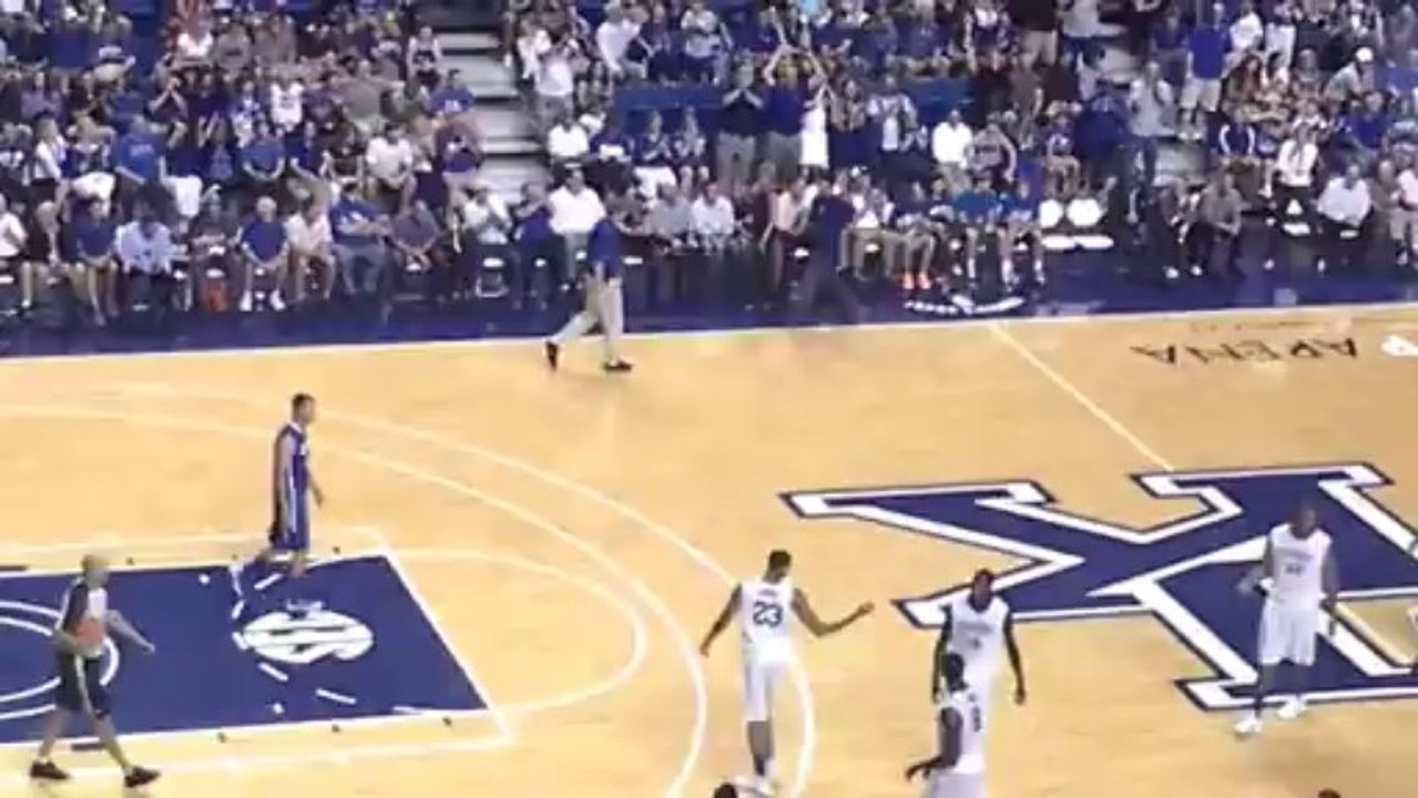 basket L'incroyable panier avec la faute et au buzzer d'Anthony Davis depuis son propre camp