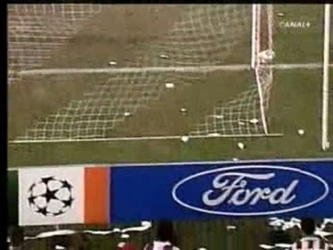 OLYMPIACOS vs valencia cf GOL-albiol