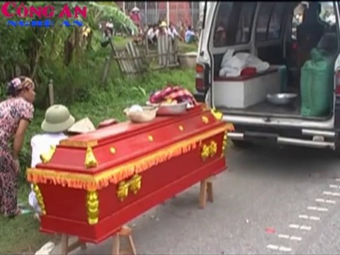 Qua đường, một phụ nữ bị o tô cán tử vong