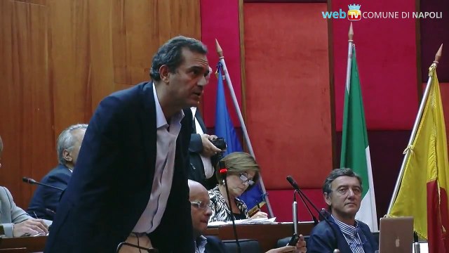 Napoli - Il Consiglio approva la delibera sulla casa -1- (10.09.13)