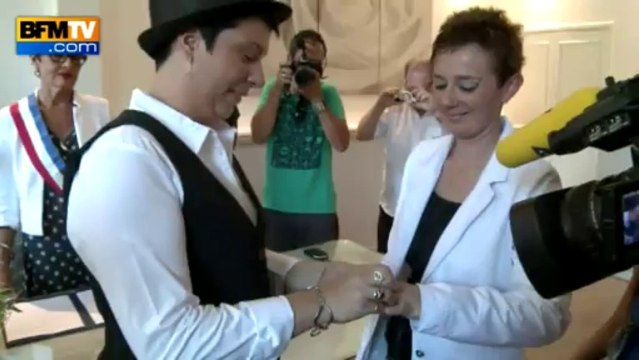 Bollène, mairie d'extrême droite, célèbre son premier mariage homo - 11/09
