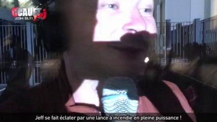 Jeff se fait éclater par une lance à incendie en pleine puissance ! - C'Cauet sur NRJ