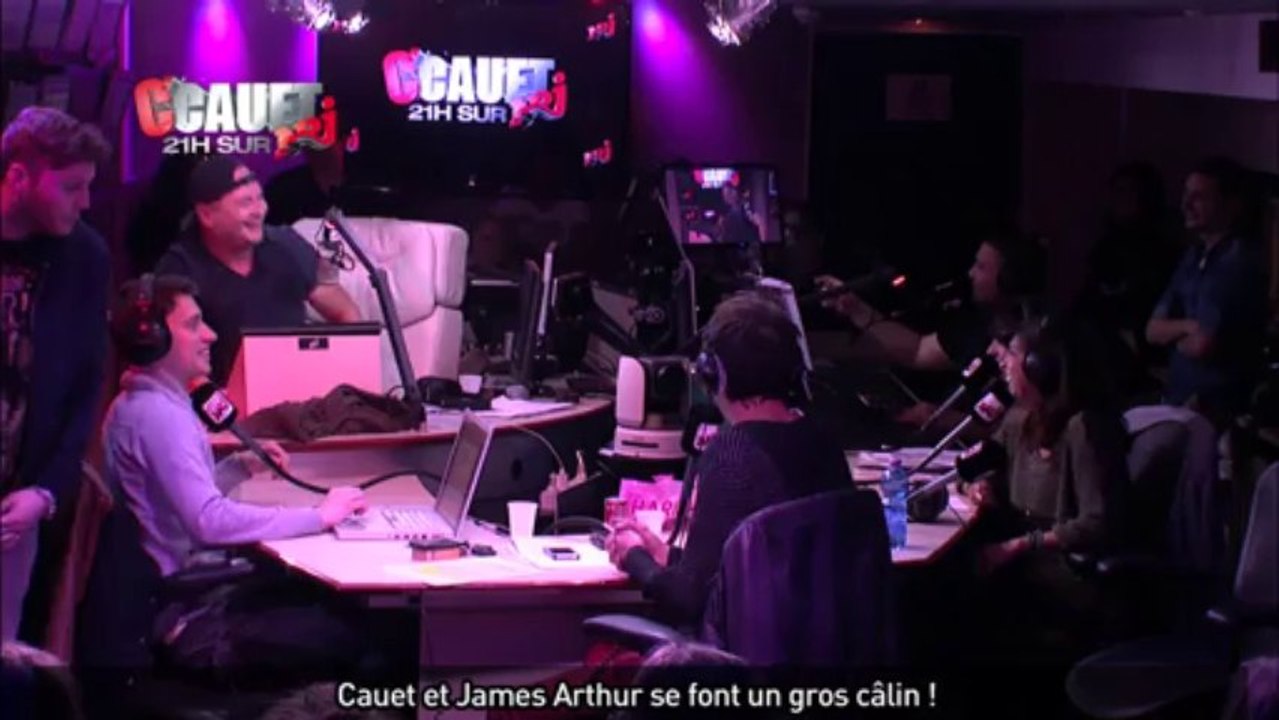 Cauet et James Arthur se font un gros câlin ! - C'Cauet sur NRJ