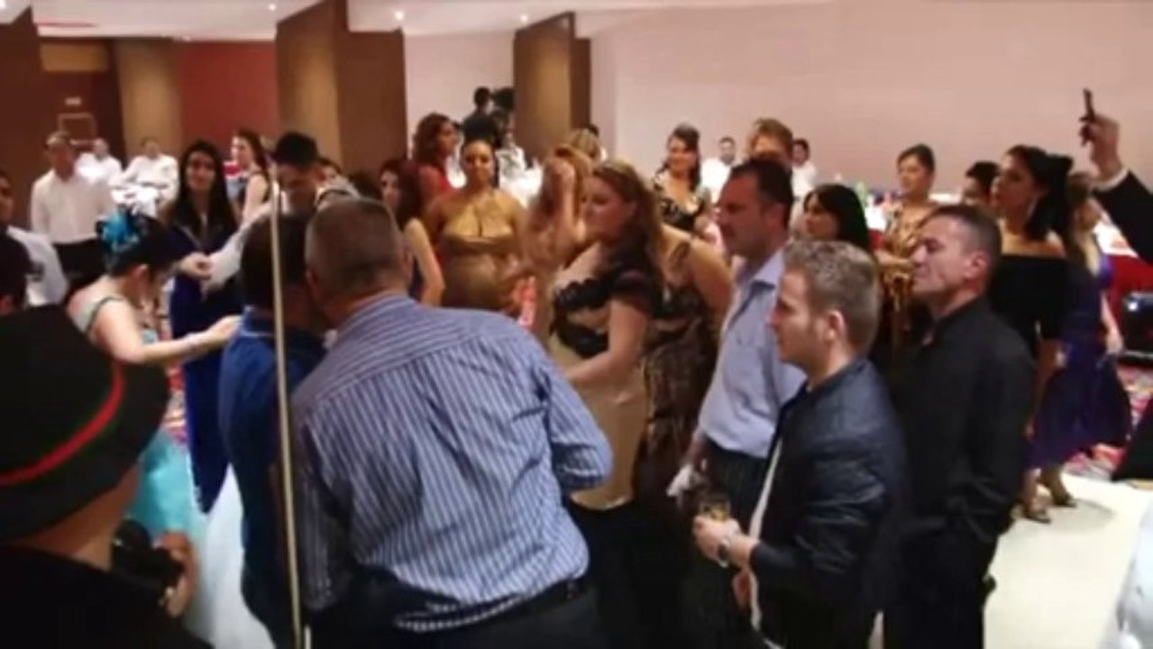 FLORIN SALAM - CINE MI-A SCHIMBAT VIATA (LA NICU SI CAMY) 2012