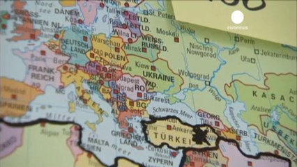L'Allemagne accueille un premier groupe de réfugiés...