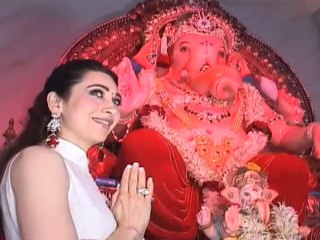 SPOTTED Karishma And Babita At Ashish Shelar Ganpati Darshan