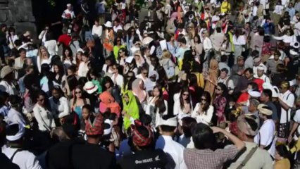 Miss World contestants visit temple in Bali, Indonesia