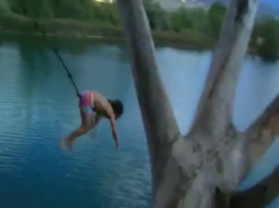 "I'm Tarzan!!!" Epic FAIL! Dumb!