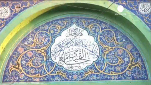 Dozens killed in bombings at Baghdad Shi'ite mosque