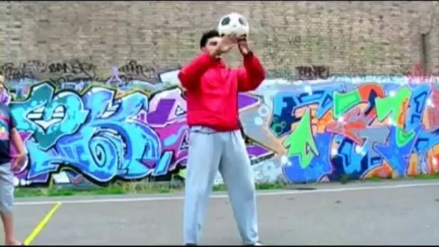 freestyle calcio bellissimo, da sgranare gli occhi!