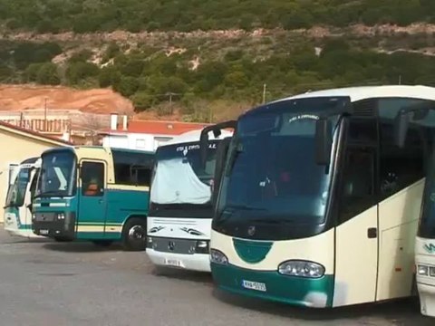 Γρίφος με τα μαθητικά δρομολόγια. Ξέχασαν τους μαθητές, λέει ο Καραμπάς