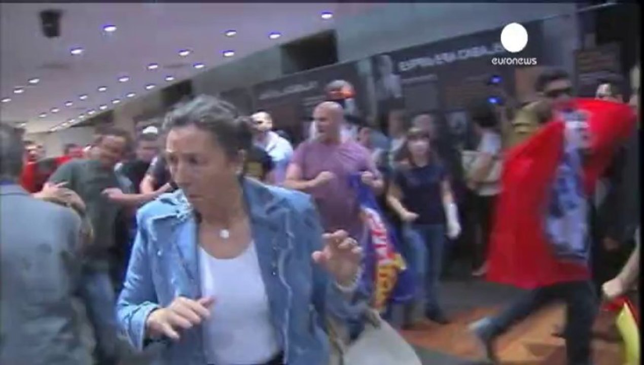 Aşırı sağcı İspanyollardan Katalanların ofisine...