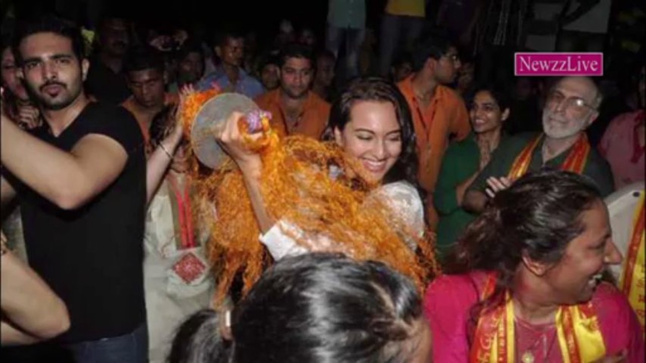 Bollywood GANPATI Celebrations - Salman Khan GANPATI Celebrations with Family