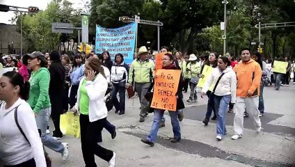 Thousands of teachers protest Mexico education law