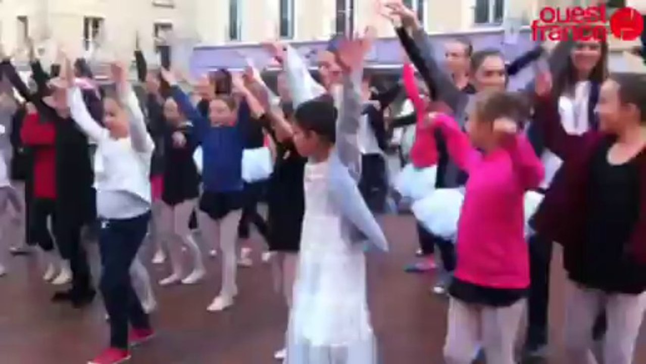 Un flash mob lance la soirée danse - Caen