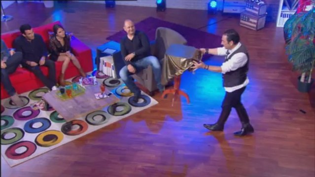 Dani Lary fait participer Cauet à un tour de magie - Bienvenue Chez Cauet