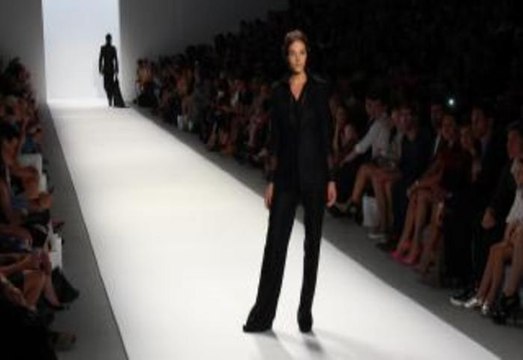 Zang Toi Breathes Modern Life Into Classical Ballet Inspired Collection For Spring 2014