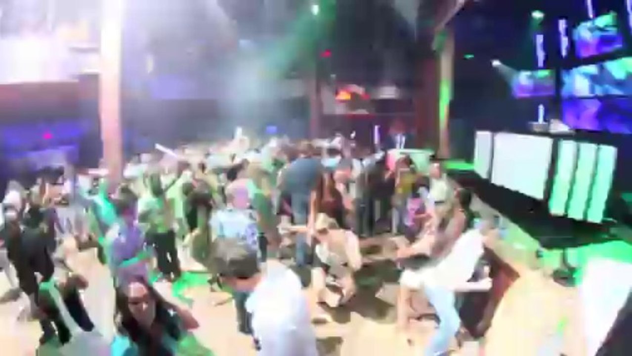 DJ ET MIXING LIVE