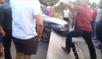 Big fail on a level crossing : a guy destroys his car!