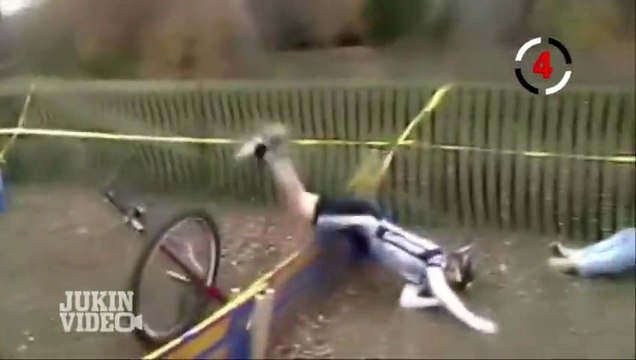 Top Five Cycling Fails : with a bus, during a race...impressive