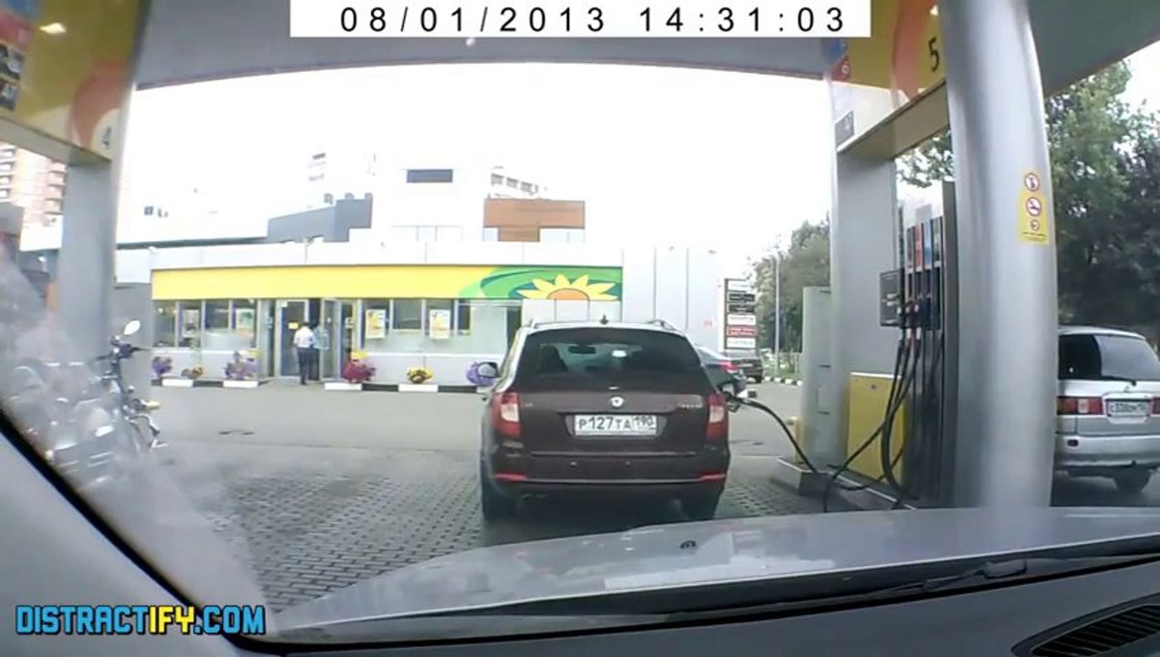 5 grosses boulettes faites par 5 femmes... Des fois elles sont pas aidées les filles!