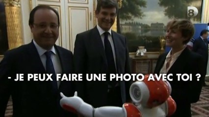 Hollande piégé par un robot, le malaise qui fait rire la France